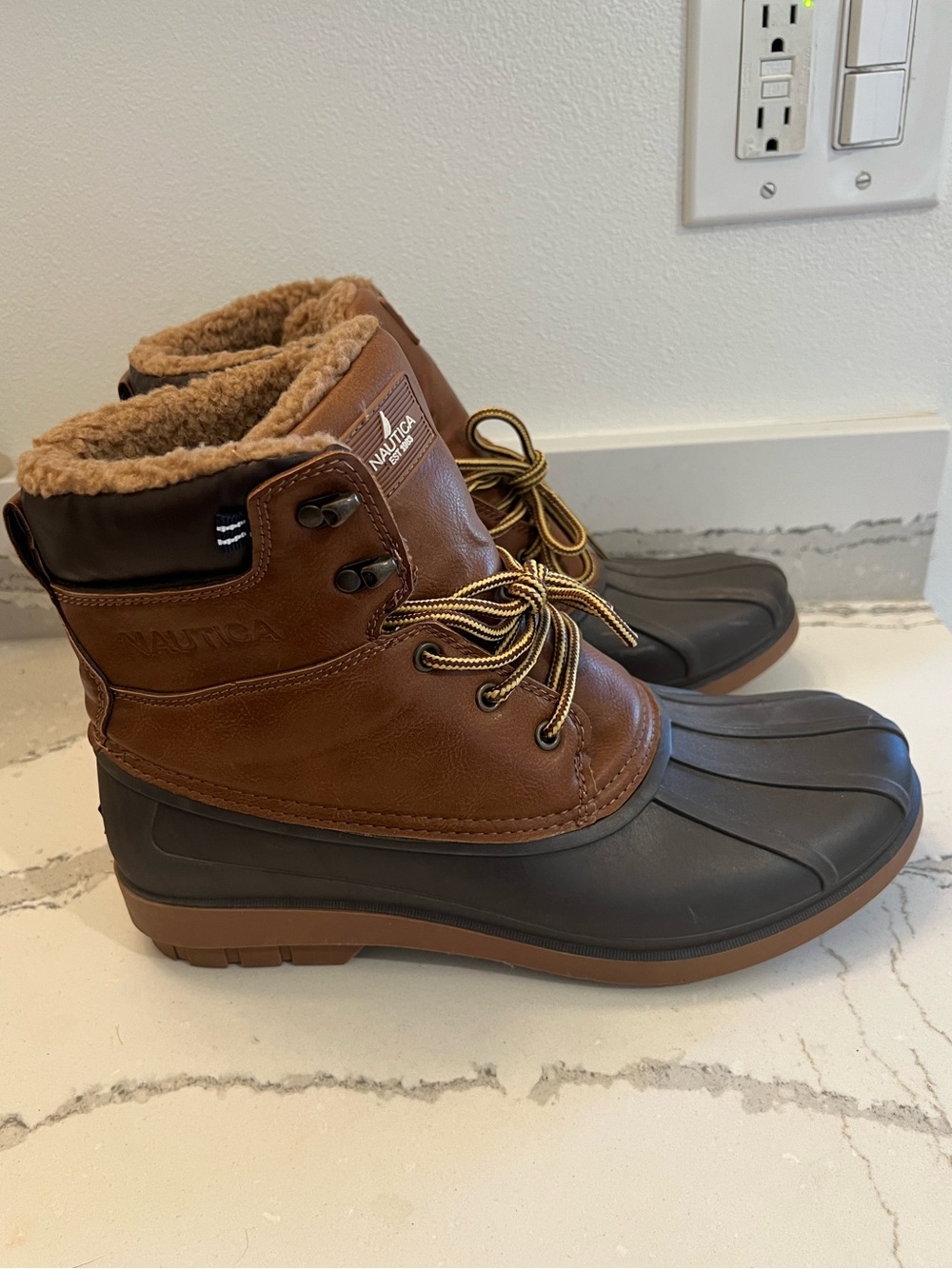 Nautica Brown Waterproof Duck Boots with Faux Shearling Men’s Size 10
